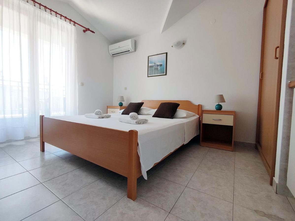 יאדריה Apartments And Rooms Saric מראה חיצוני תמונה