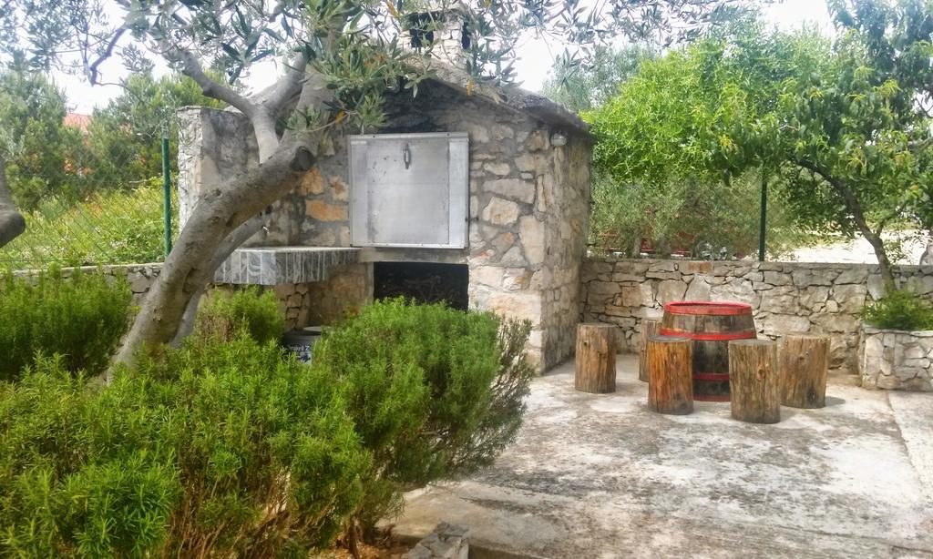 יאדריה Apartments And Rooms Saric מראה חיצוני תמונה