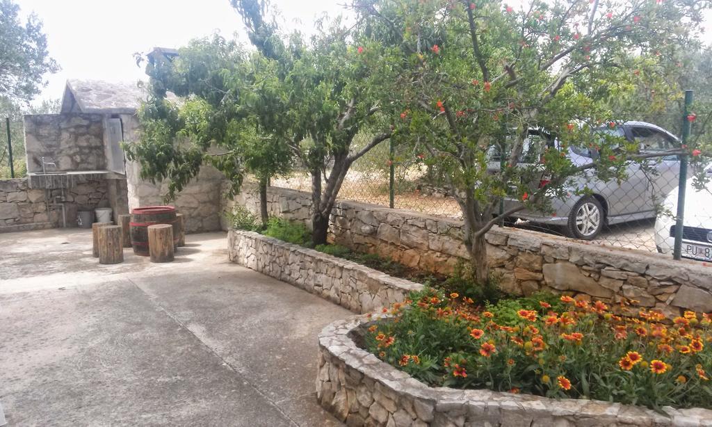 יאדריה Apartments And Rooms Saric מראה חיצוני תמונה