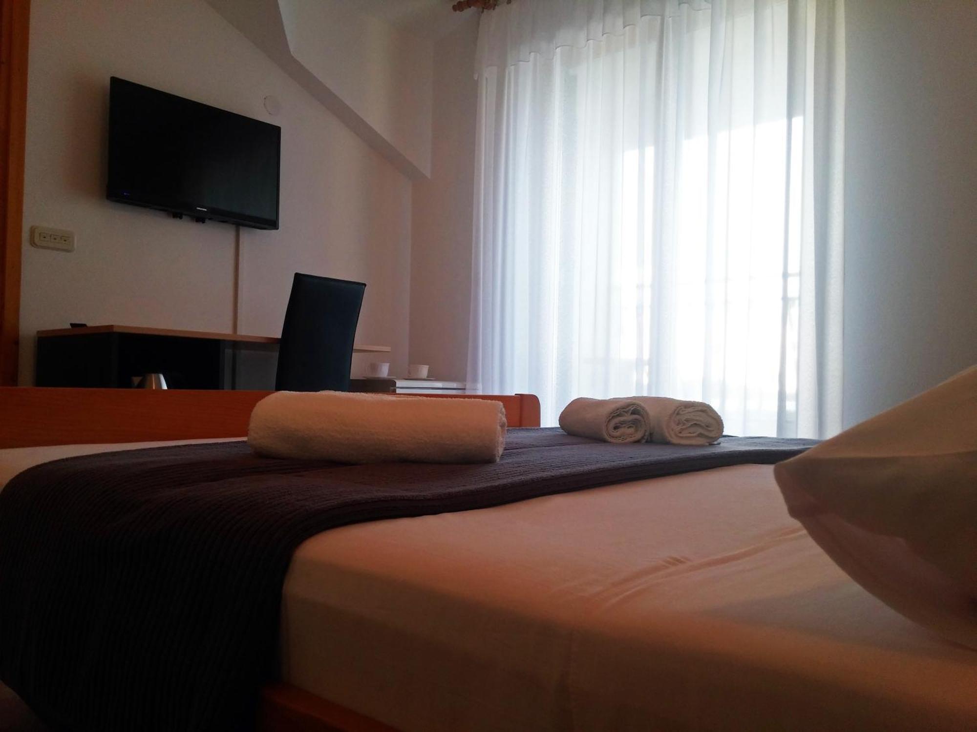 יאדריה Apartments And Rooms Saric מראה חיצוני תמונה