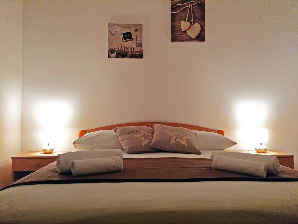 יאדריה Apartments And Rooms Saric חדר תמונה