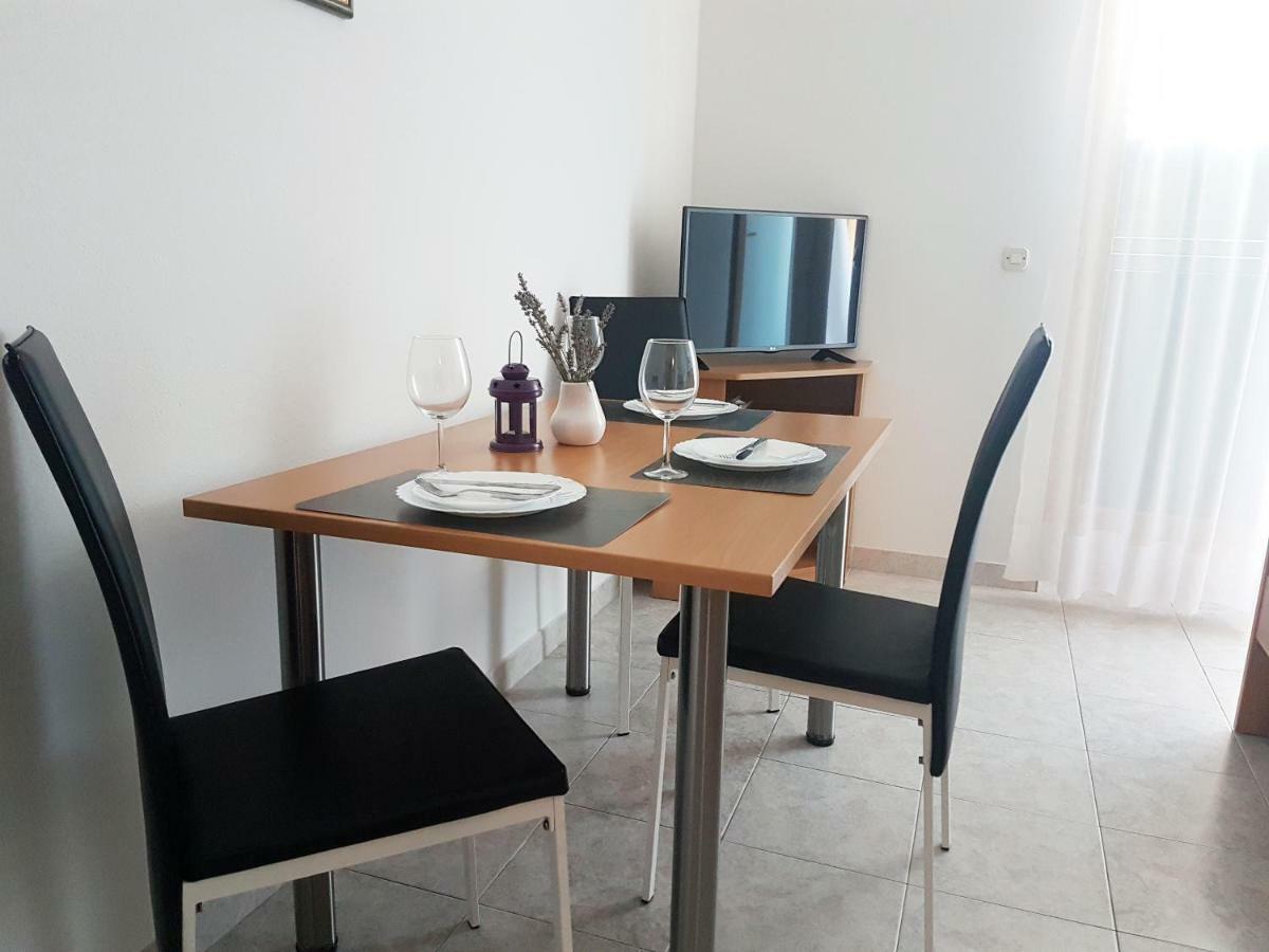 יאדריה Apartments And Rooms Saric מראה חיצוני תמונה