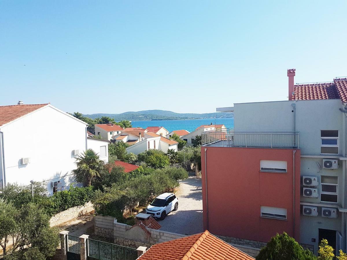 יאדריה Apartments And Rooms Saric מראה חיצוני תמונה