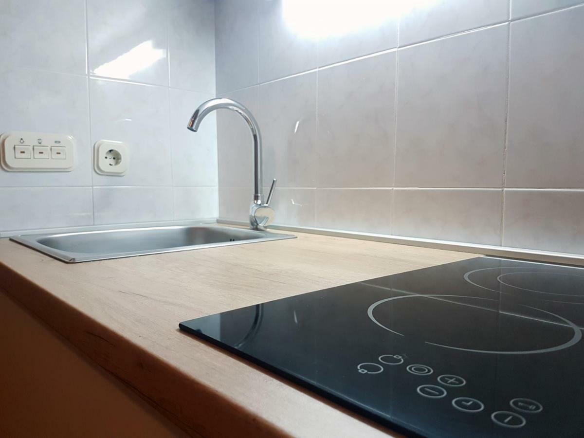 יאדריה Apartments And Rooms Saric מראה חיצוני תמונה